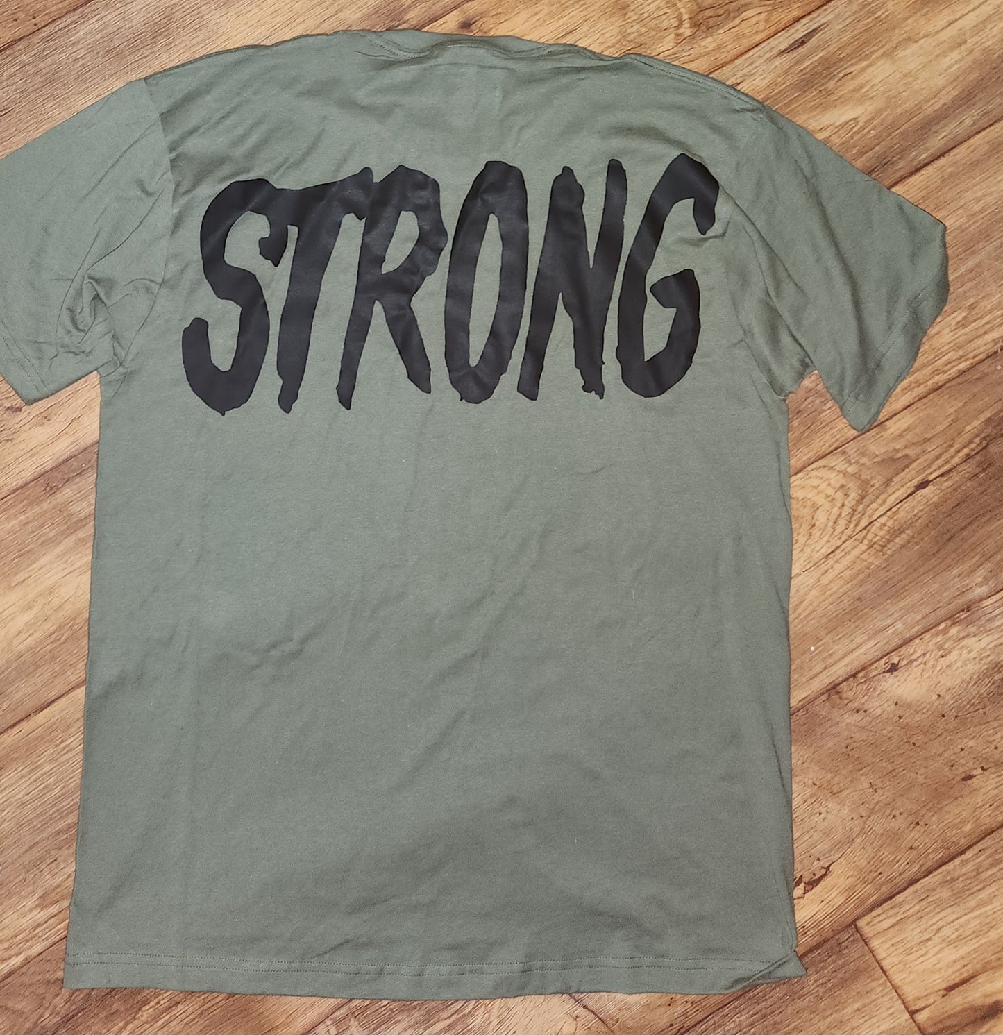 Oversized "STRONG" Tee