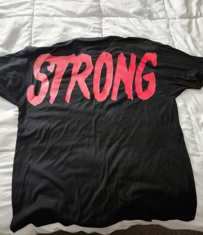 Oversized "STRONG" Tee